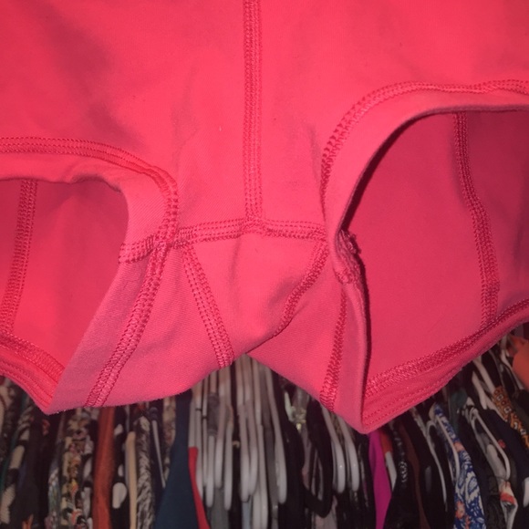 RARE Lululemon HOT Pink Booty Shorts High Wasited pocket s 4 LIKE NEW ASS HUGGER - Picture 3 of 7
